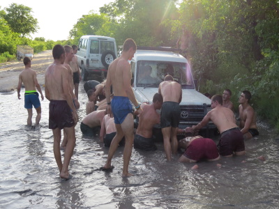 Kamp vuur in Sentraal-Kalahari